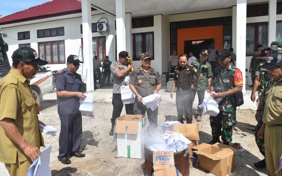 2.077 Surat Suara Yang Rusak Dimusnahkan