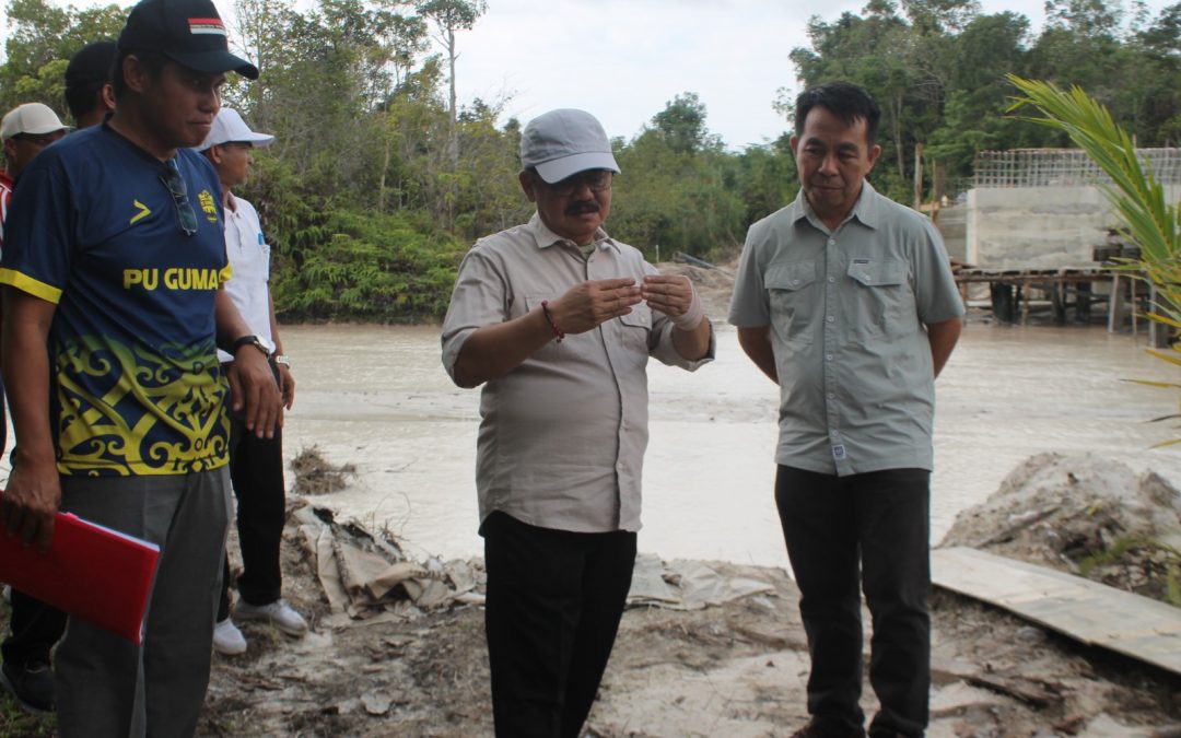 Pj. Bupati Gumas Meninjau Pembangunan Infrastruktur Jalan Di Ruas Jalan Kuala Kurun – Sepang