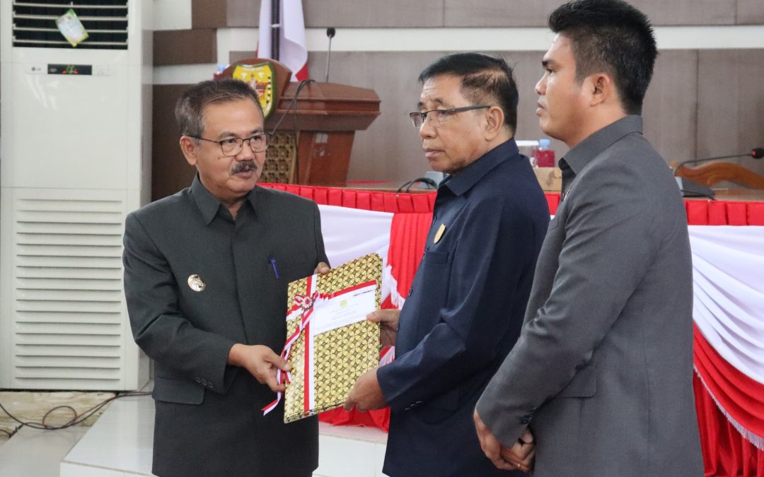 Rapat Paripurna : Pj Bupati Gumas, Minta Jajarannya untuk manfaatkan Dana yang Terbatas Secara Efektif dan Efisien.