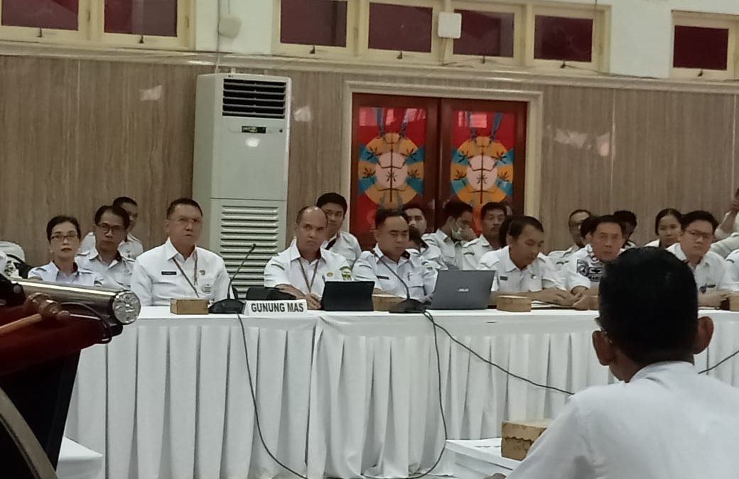 Sekda Gumas Ikuti Evaluasi Raperda RPJPD Kabupaten Gunung Mas 2025-2045