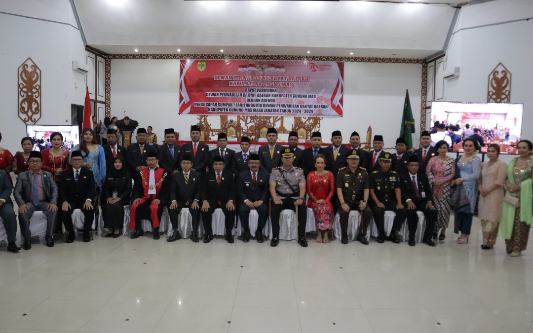 25 Anggota DPRD Kab. Gumas Resmi Dilantik