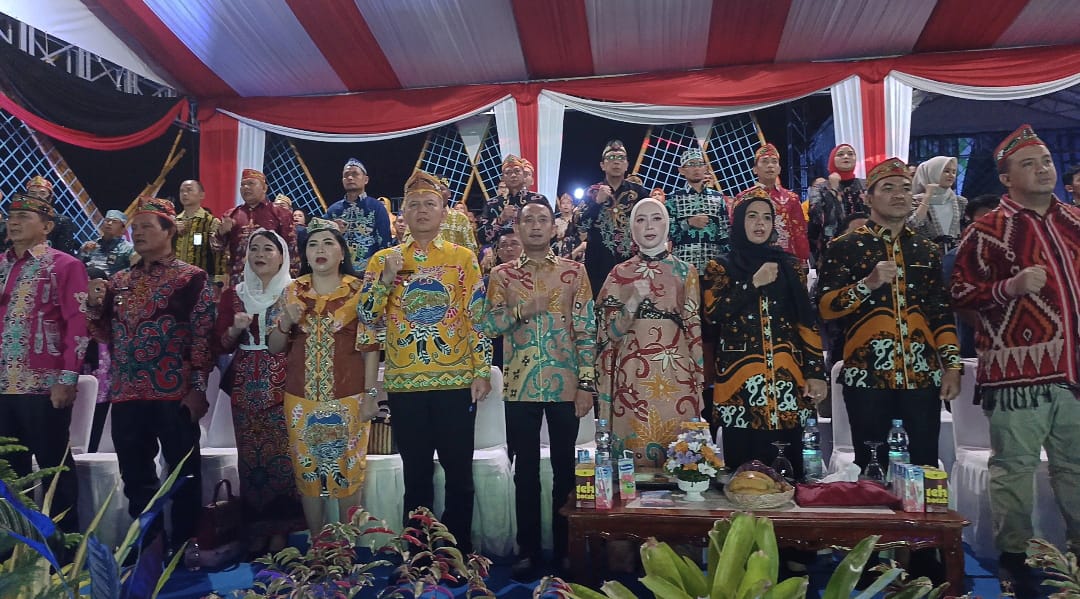 Bupati Gunung Mas Hadiri Penutupan FBIM Dan Kalteng Expo 2025 di Palangka Raya