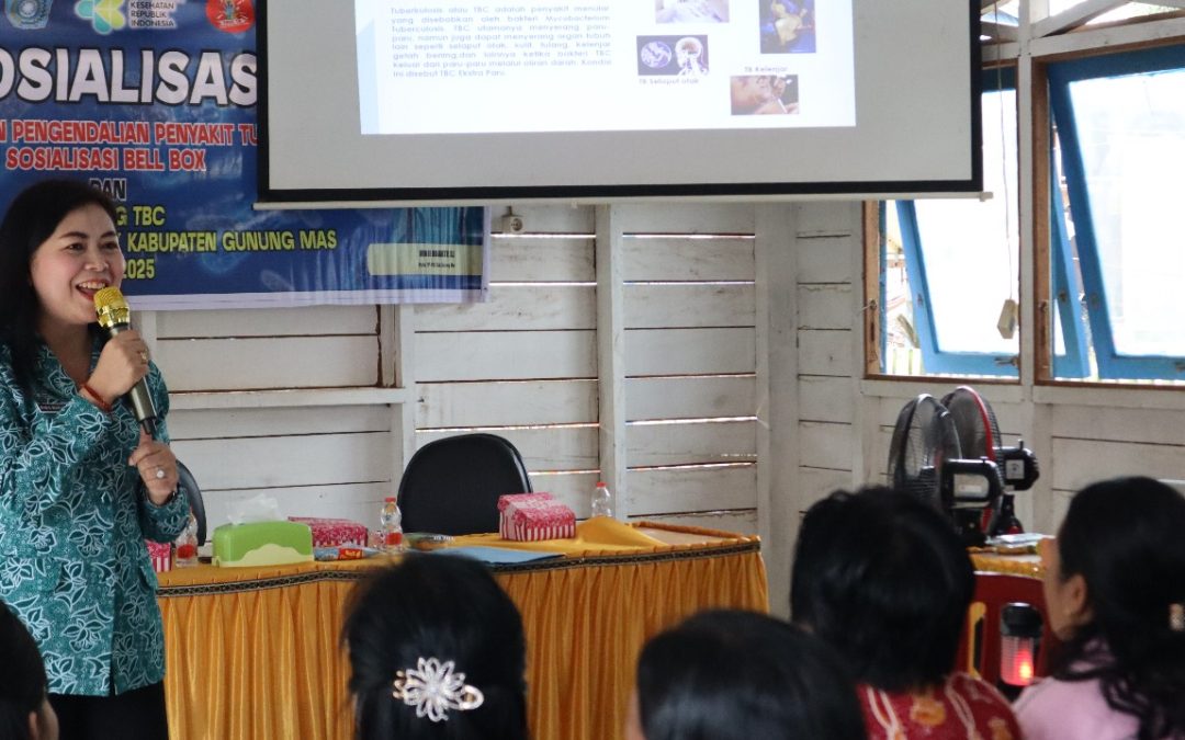 Ketua TP-PKK Kabupaten Gunung Mas Jadi Narasumber Sosialisasi dan Skrining TB di Desa Sei Antai