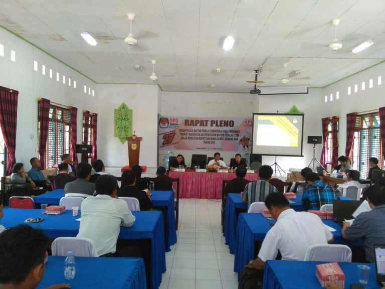 KPU Rapat Pleno Penghitungan Suara Sementara