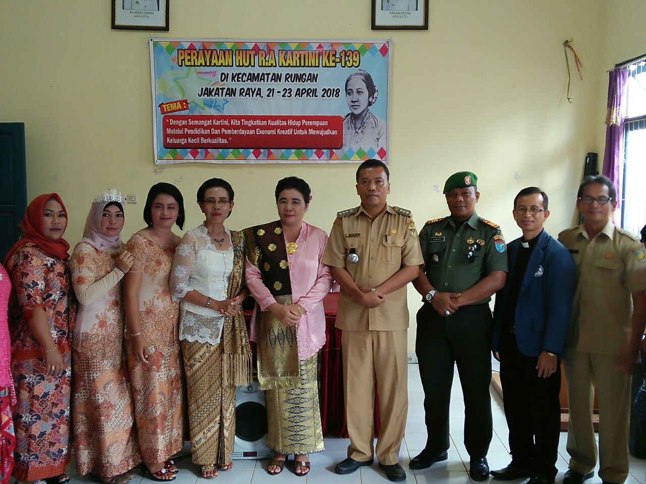 BERBAGI KEGIATAN WARNAI PERINGATAN HARI KARTINI DI KECAMATAN RUNGAN