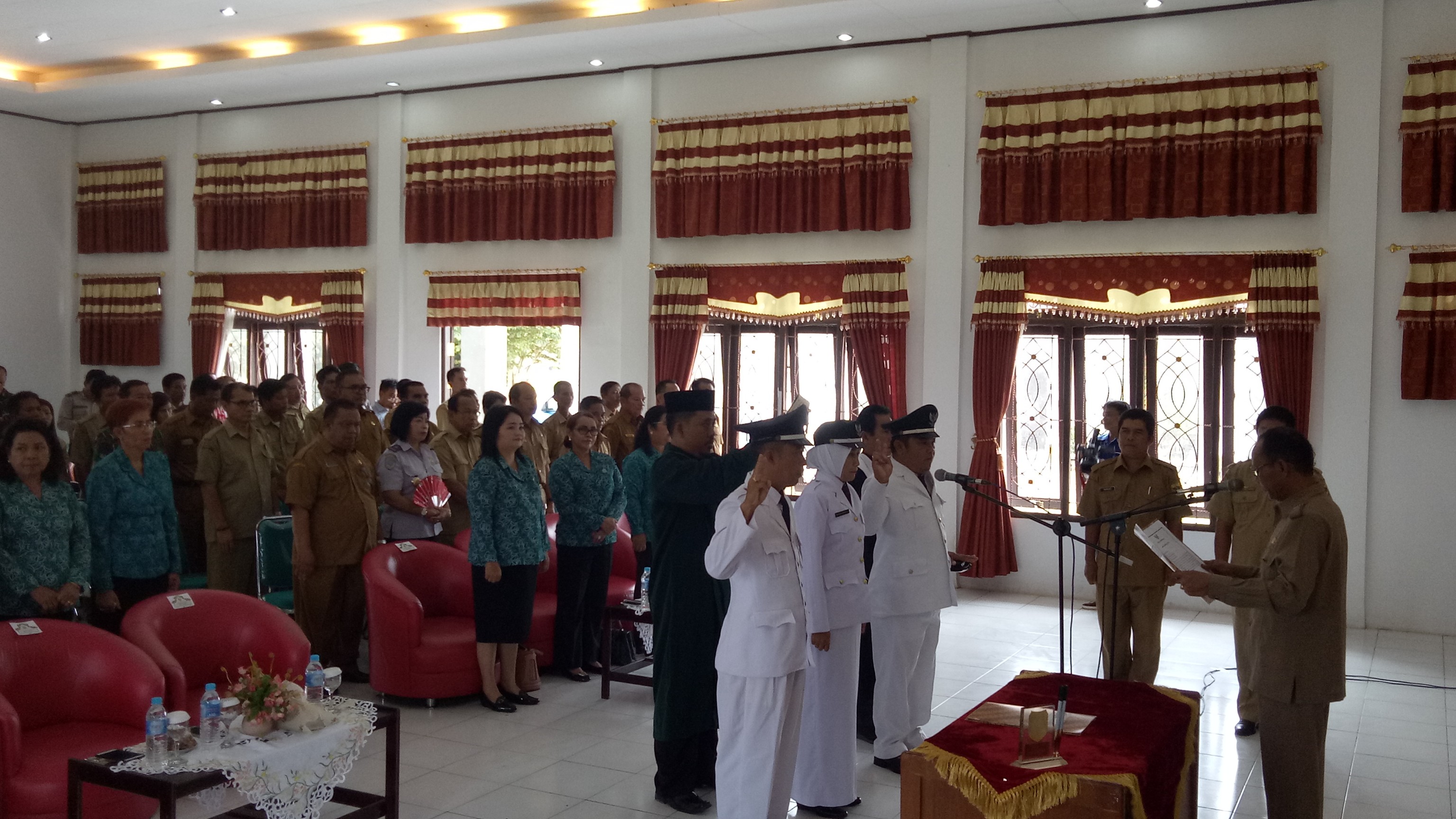 Bupati Gunung Mas lantik Tiga Pejabat Kepala Desa di Kecamatan Tewah