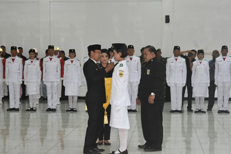 Bupati Gunung Mas Kukuhkan 62 Anggota Paskibraka 17 Agustus 2018