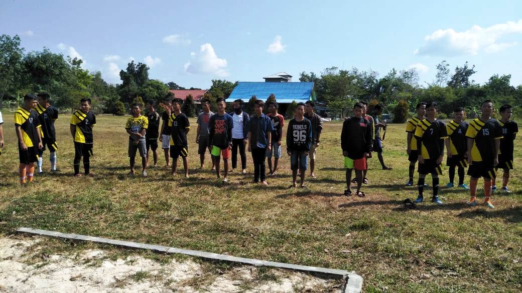 Turnamen Sepak Bola Warnai Perayaan Hut RI ke 73 Di Kecamatan Sepang