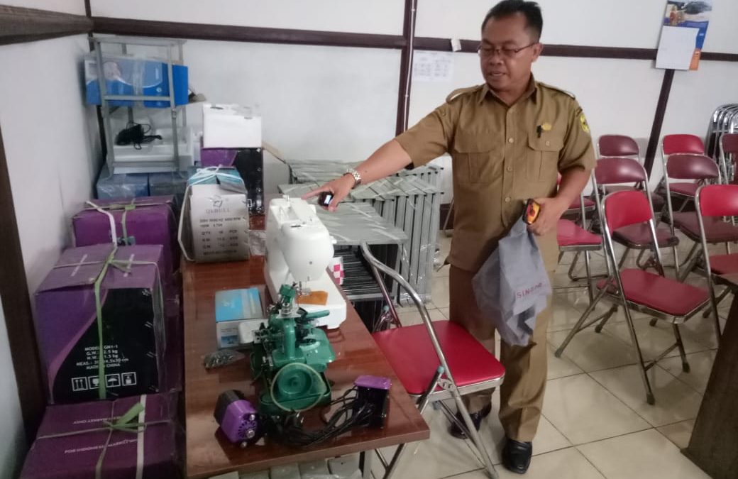 DinasTransmigrasi Tenaga Kerja Koperasi dan UKM Akan Latih 15 Orang Menjadi Penjahit
