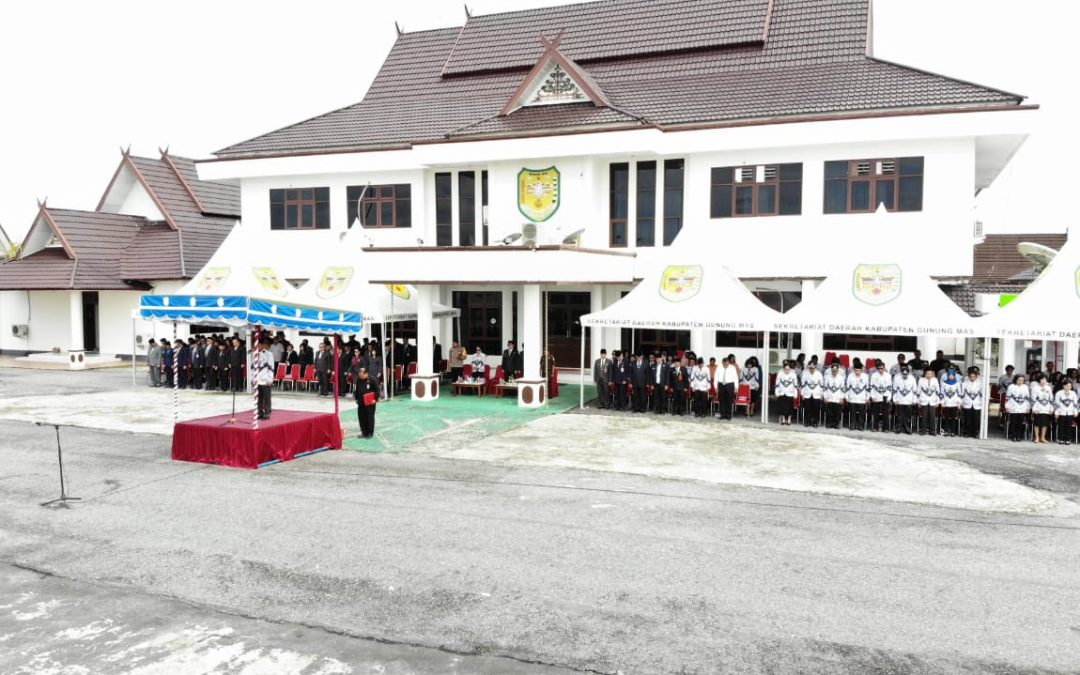 Upacara Hut “PGRI dan HGN” ke 73, Guru Diminta Kuasai Teknologi Informasi Super Cepat