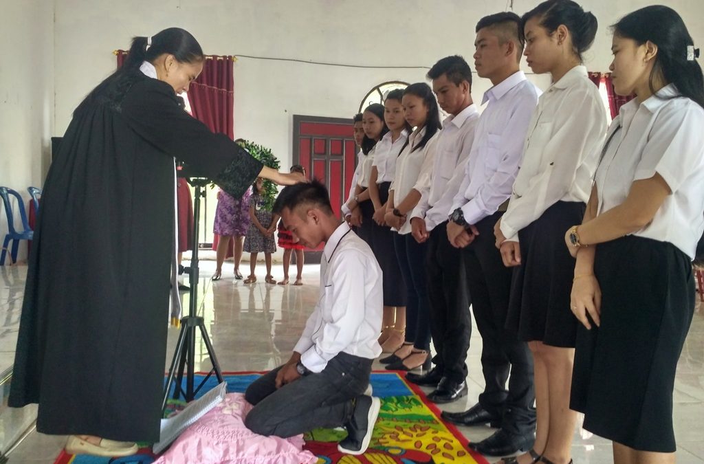 Sembilan Pemuda Pemudi GKE Tewai Baru Jalani SIDI