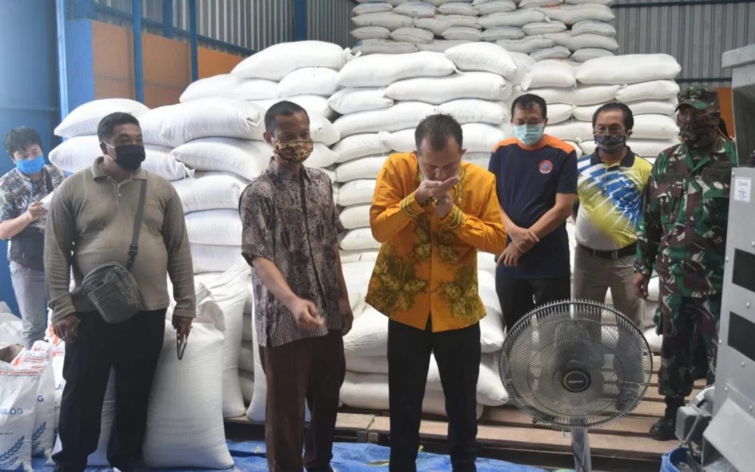 Ketersediaan Beras dan Bahan Pokok di Gudang Bulog Gunung Mas Relatif Stabil dan Tercukupi