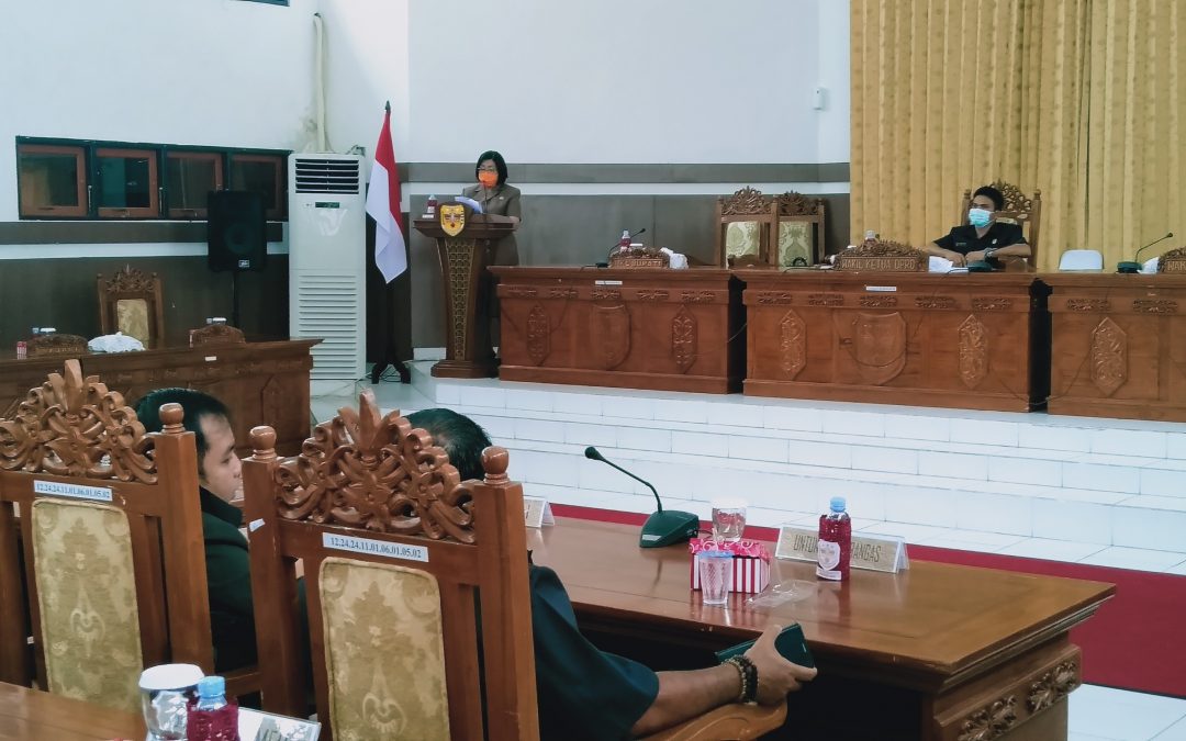 Sidang Paripurna : Ini 5 (Lima) Buah Raperda yang dibacakan Wabup Gumas