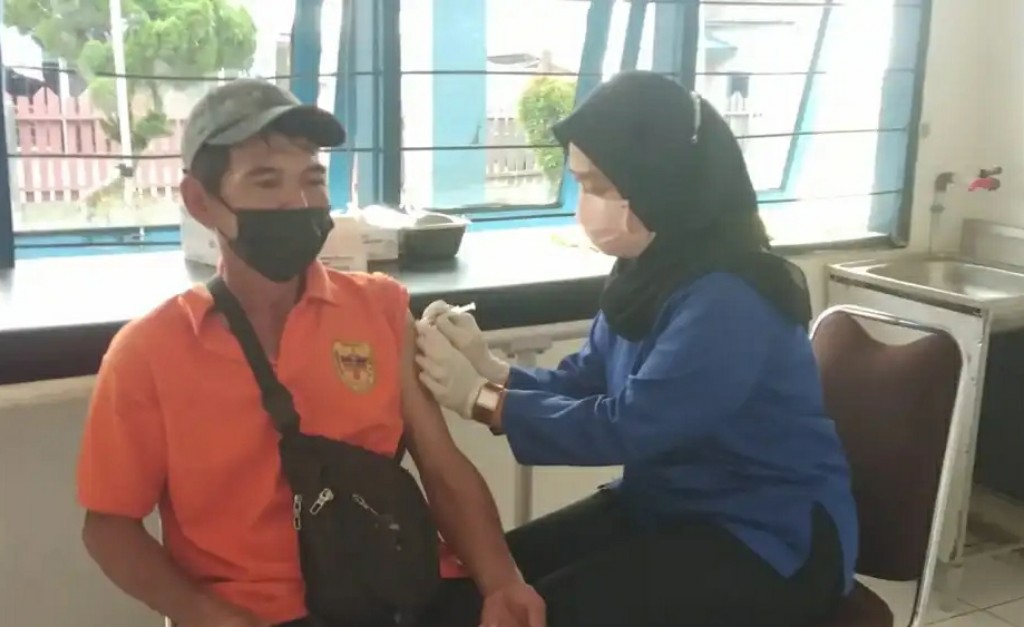 Vaksin Covid-19 Masyarakat Umum Sasaran 144 dosis.