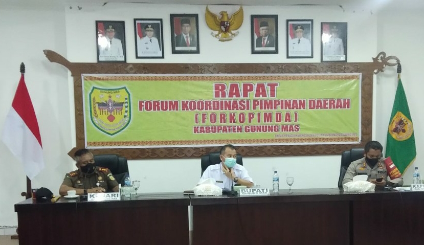 Bupati Gumas : Vaksinasi Covid – 19  Terus di Tingkatkan,  Dengan Mengedukasi Manfaat Vaksinasi Pada Masyarakat