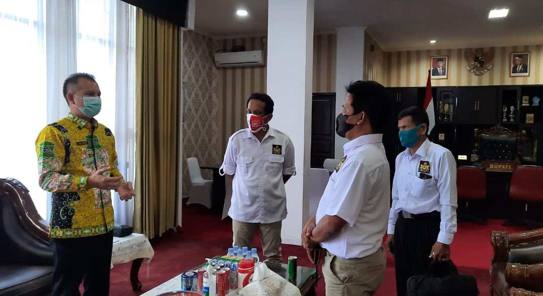 Bupati Dukung Program Kerja Kadin Gumas 2022