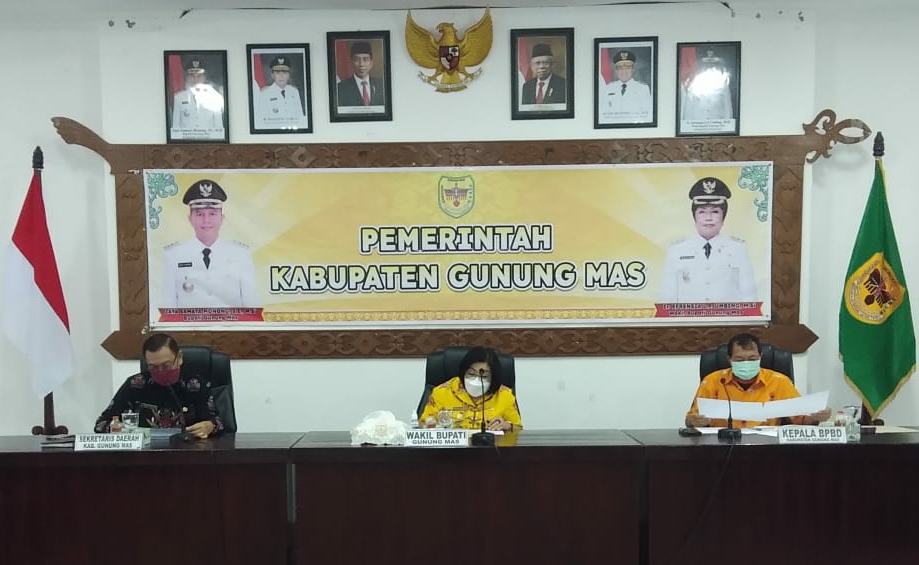 Wabup Gumas Pimpin Rapat Evaluasi Percepatan Vaksinasi