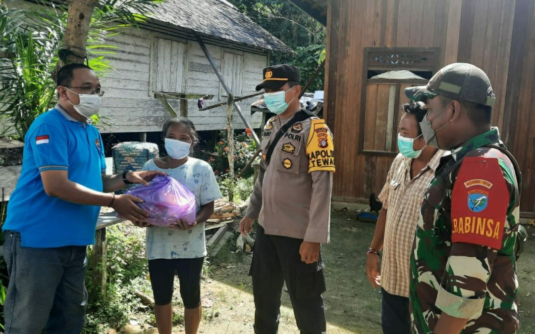 PWI Gunung Mas dan Polsek Tewah Jalin Sinegitas Melalui Baksos