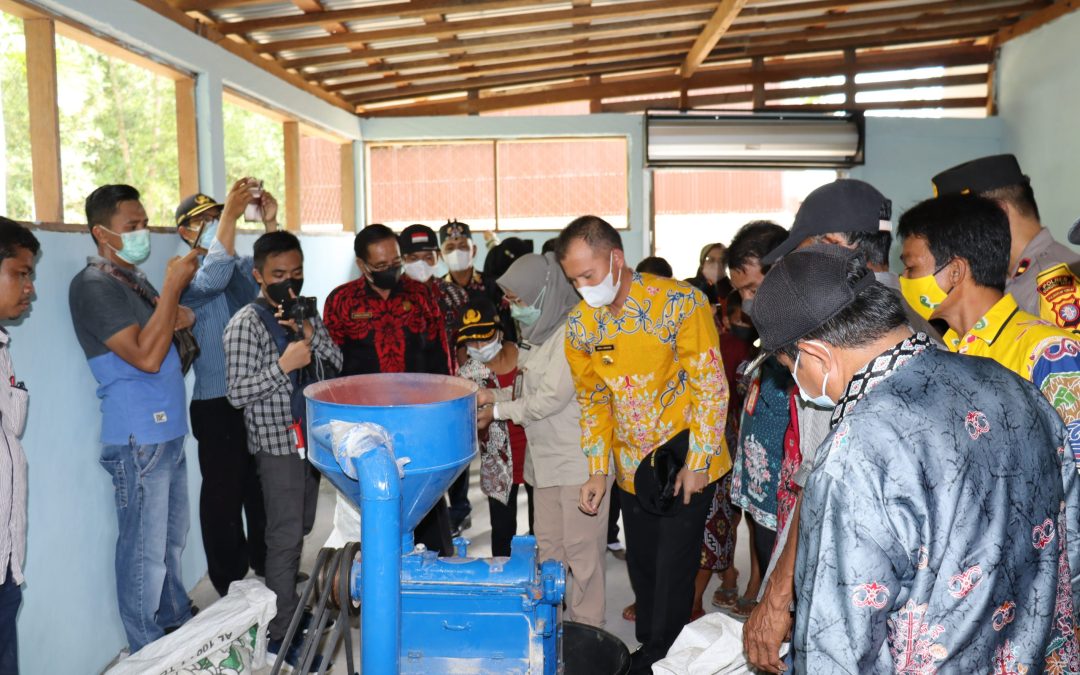 Bupati Gumas Resmikan  Lumbung Pangan Masyarakat di Desa Tumbang Kuayan