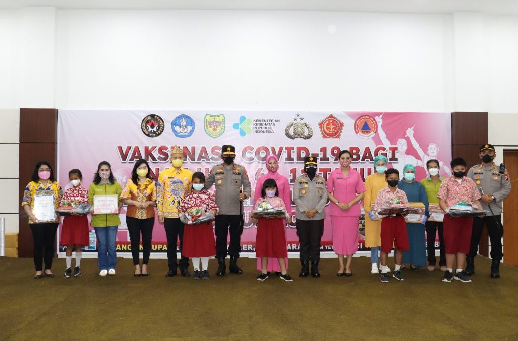 Bupati Gumas dan Kapolda Kalteng Tinjau Vaksinasi Anak
