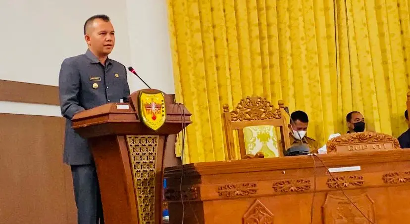 Bupati Gumas Sampaikan Raperda Rencana Induk Pembangunan Kepariwisataan Tahun 2021