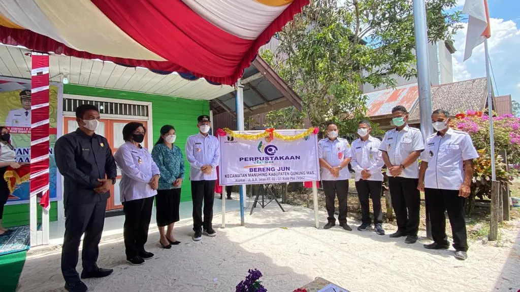 Bupati Gumas Resmikan Pepustakaan di Bereng Jun