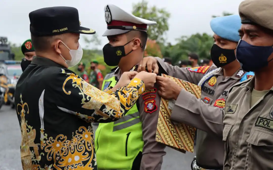 Bupati Gumas Pimpin Apel Gelar Pasukan Ops Ketupat Telabang Tahun 2022