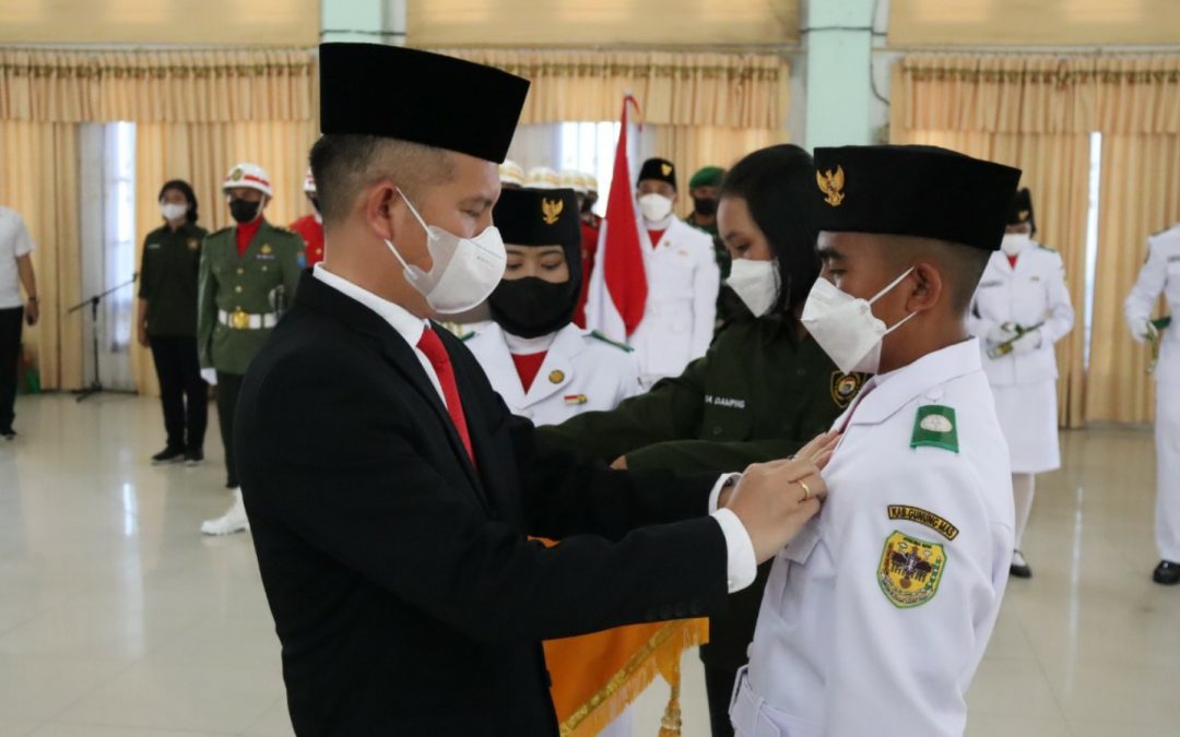 Bupati Gumas Kukuhkan 45 Pasukan Paskibraka