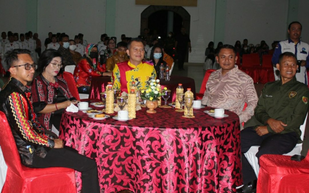 Bupati Gumas Hadiri Malam Resepsi Kenegaraan dan Hiburan HUT RI Ke- 77