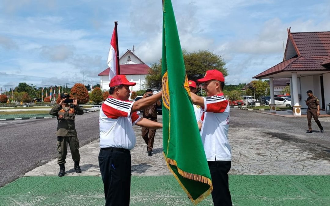 Bupati Gumas Lepas Peserta Ikrar Bersama Anak Bangsa ke Palangka Raya
