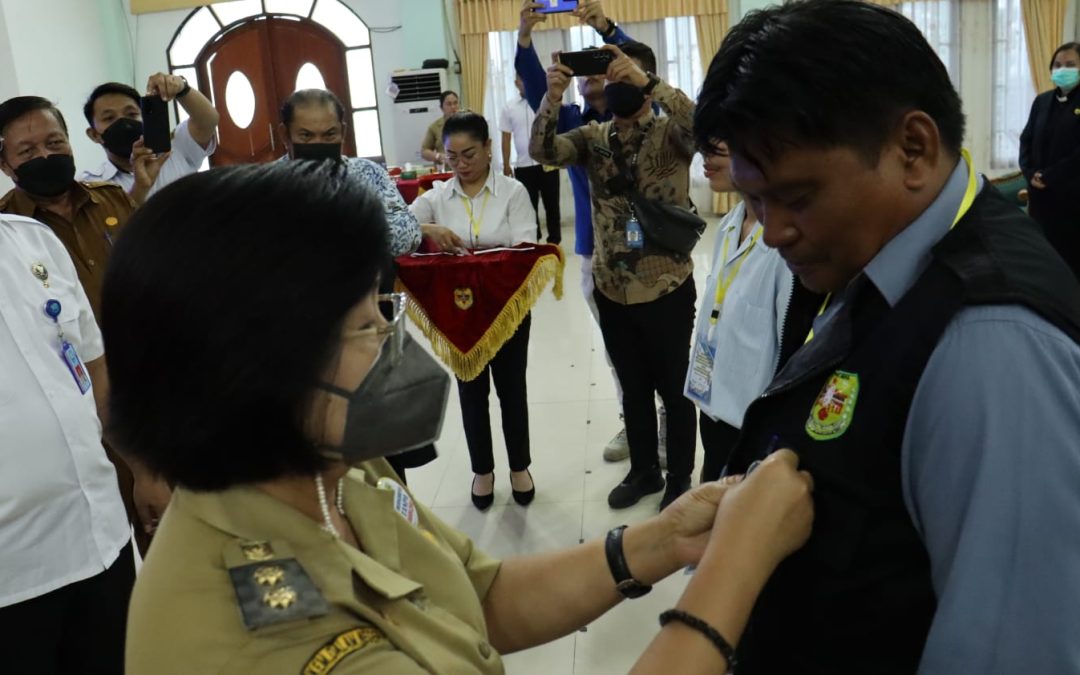 Wakil Bupati Gumas Kukuhkan 140 Relawan Anti Narkoba