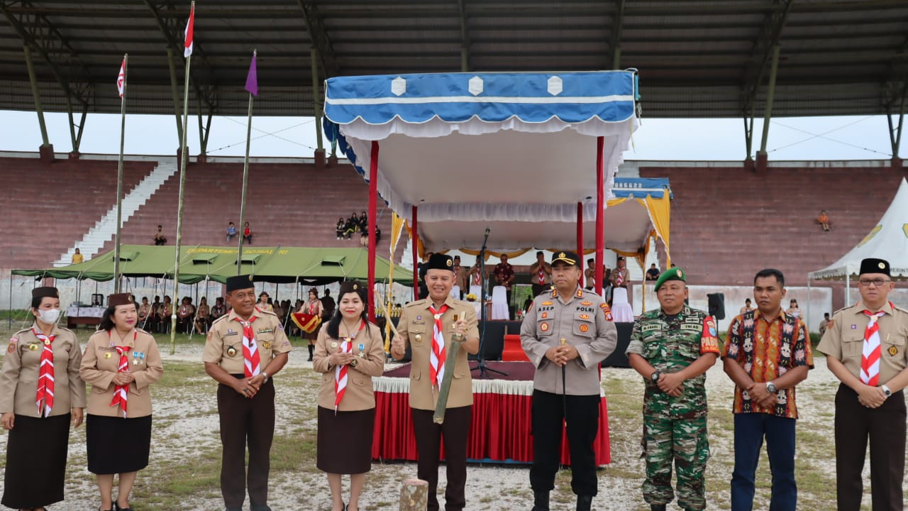 Bupati Gumas Membuka Raimuna Cabang Pramuka Tingkat Kwarcab