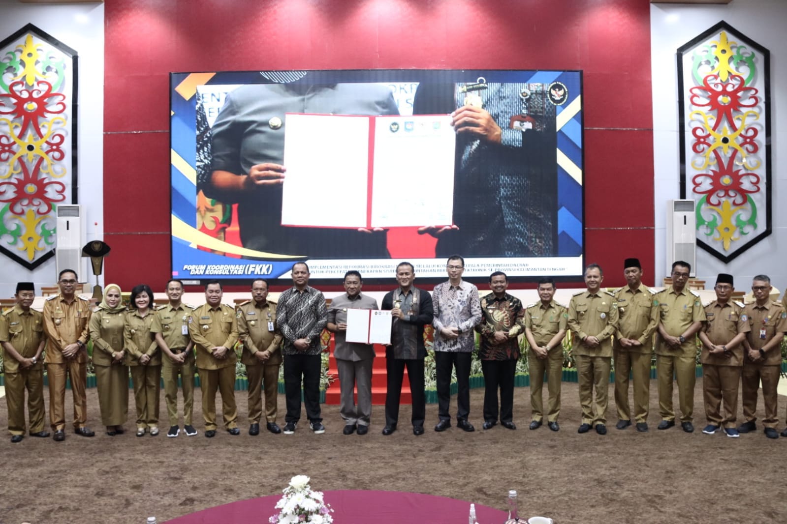 BUPATI GUMAS HADIRI ACARA FORUM KOORDINASI DAN KONSULTASI PENINGKATAN IMPLEMENTASI REFORMASI BIROKRASI DAN PERCEPATAN PENERAPAN SPBE TAHUN 2023