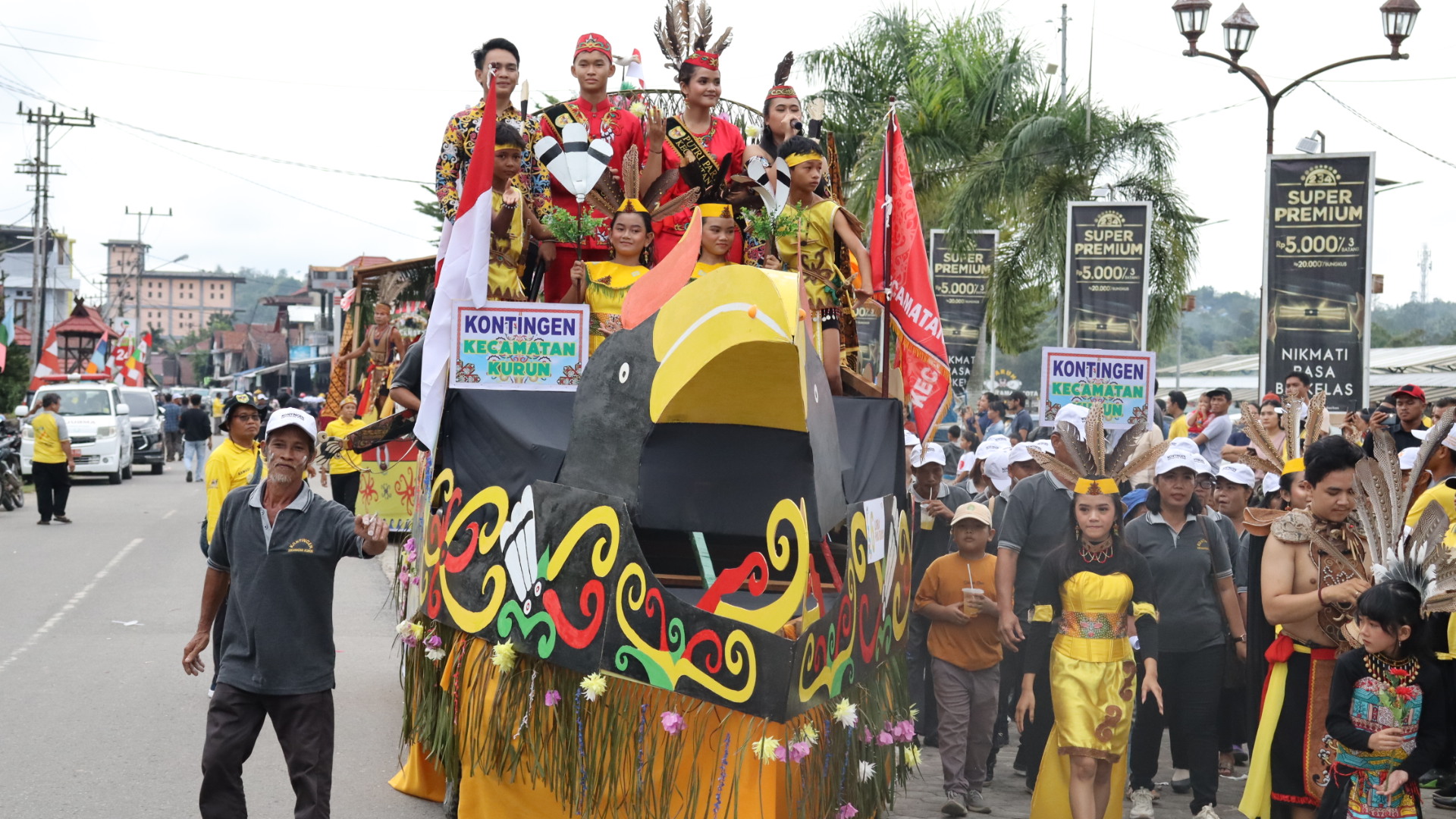 Karnaval Budaya dan Pawai Pembangunan Kabupaten Gunung Mas Berlangsung Meriah
