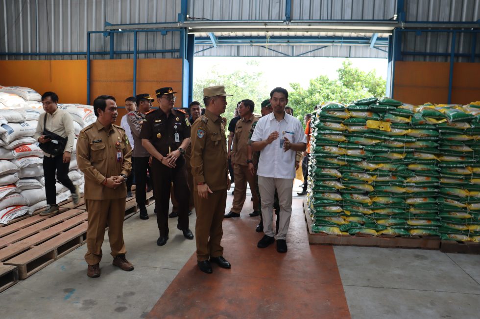 Bupati Gunung Mas Launching Penyaluran Cadangan Pangan Pemerintah (CPP ...