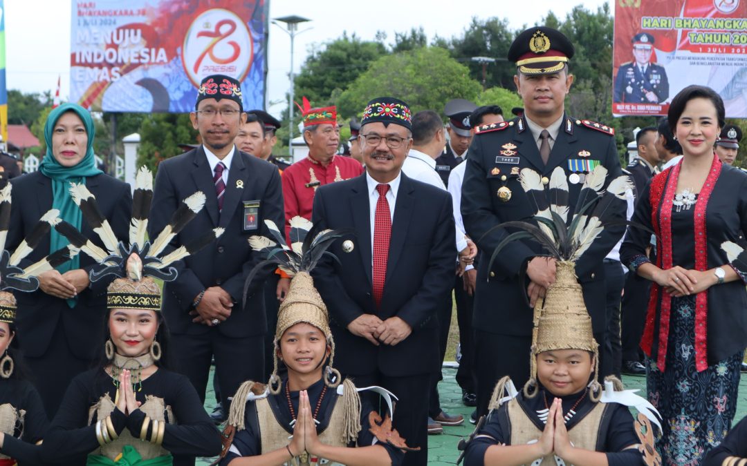 Pj. Bupati Gunung Mas menghadiri Upacara Hari Bhayangkara Ke-78
