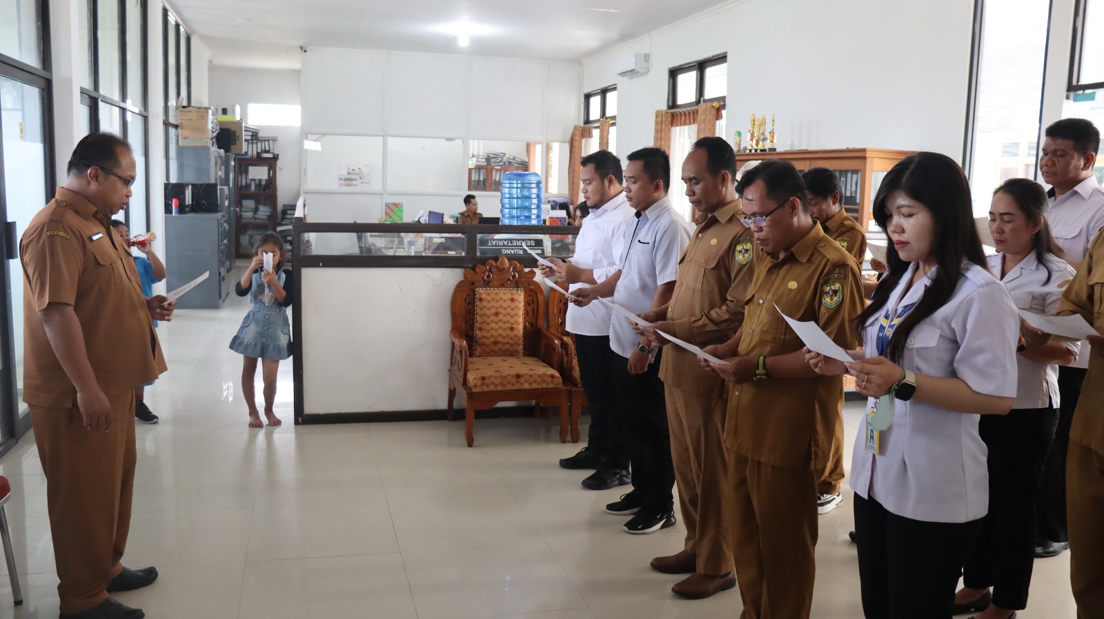 Pegawai Diskominfosatik Gumas Ikrarkan Sumpah Janji Netralitas ASN