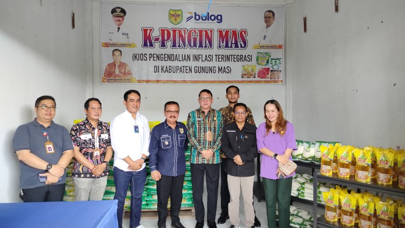 Pj. Bupati Gumas Resmikan K-PINGIN MAS Kios Pengendalian Inflasi Terintegrasi