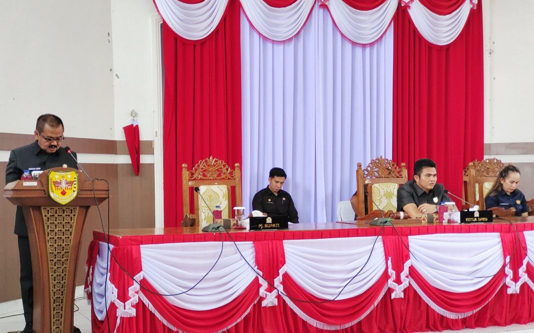 Pj. Bupati Gumas Sampaikan Lima Usulan Raperda