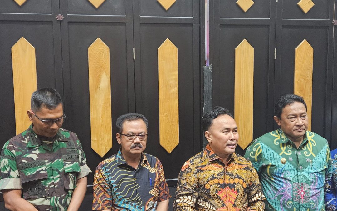 Gubernur Kalteng Hentikan Angkutan Kayu Log dan Batu Bara Lewati Jalan Provinsi Palangka Raya – Kuala Kurun
