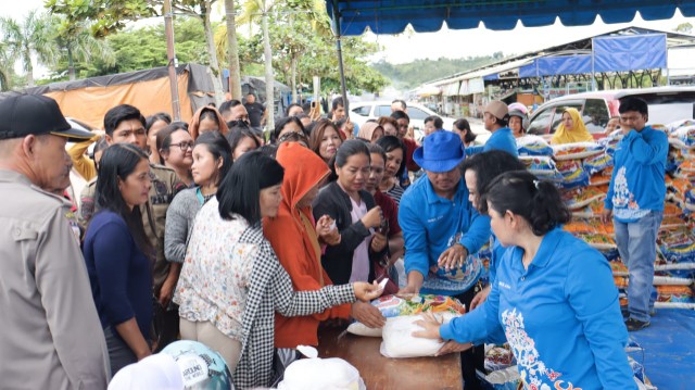 Masyarakat Serbu Pasar Murah di Taman Kota Kuala Kurun