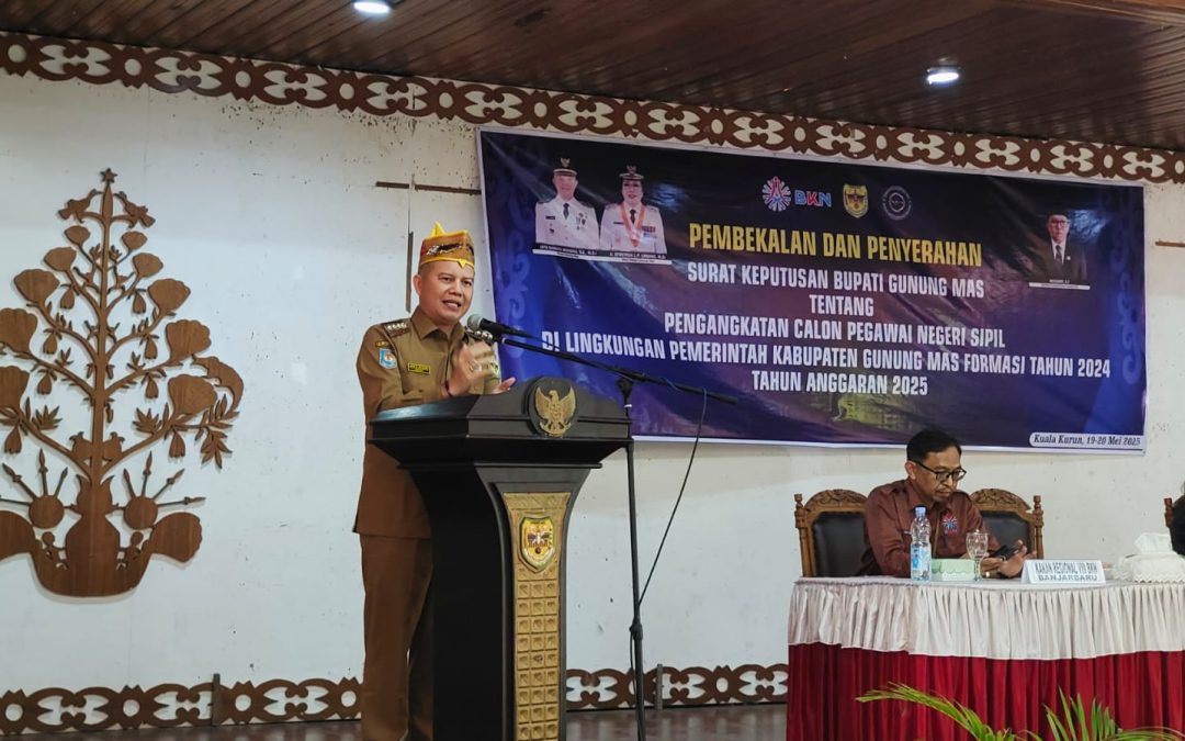 Ini Pesan Bupati Gumas Saat Serahkan SK Pengangkatan CPNS Tahun 2024