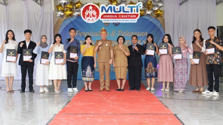 Bupati Gumas Hadiri Perpisahan Siswa SMAN 1 Kuala Kurun: Pesan Haru dari Alumni untuk Generasi Penerus