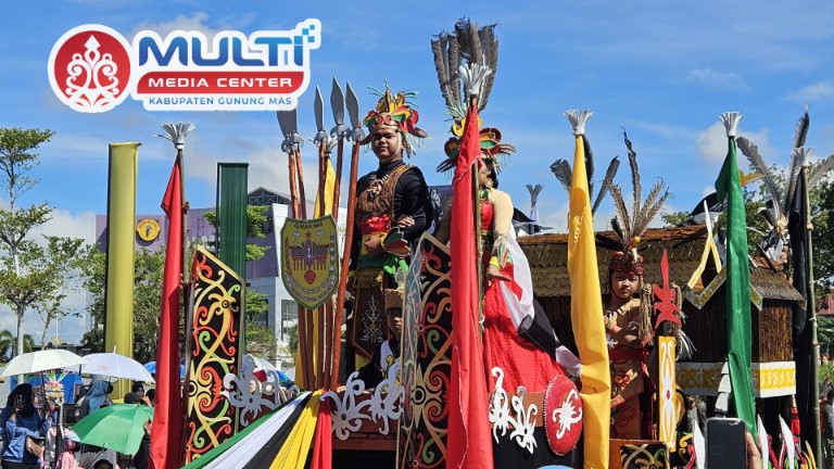 Kontingen Gumas Tampilkan Kearifan Lokal Betang Tumbang Anoi di Karnaval Budaya FBIM Palangka Raya