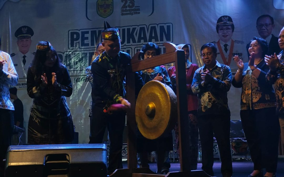 Bupati Buka Pameran UMKM dalam Rangka Peringatan Hari Jadi ke-23 Kab. Gumas