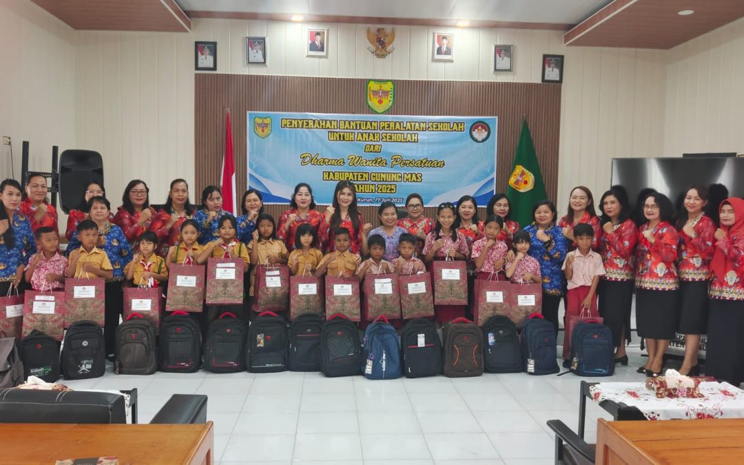 DWP Kabupaten Gunung Mas Salurkan Bantuan Peralatan Sekolah dan Gelar Pelatihan E-Reporting