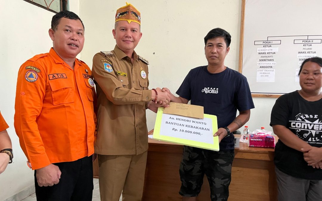 Pemkab Gunung Mas Salurkan Bantuan untuk Korban Kebakaran dan Longsor di Empat Kecamatan
