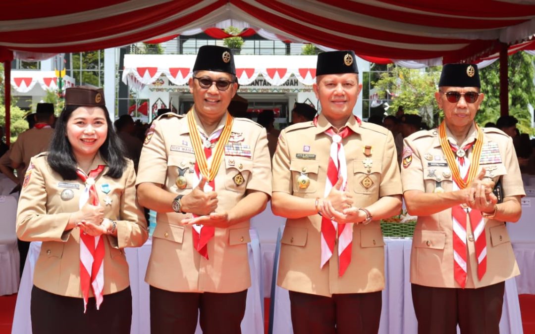 Bupati Gunung Mas Hadiri Upacara Peringatan Hari Pramuka Ke-64