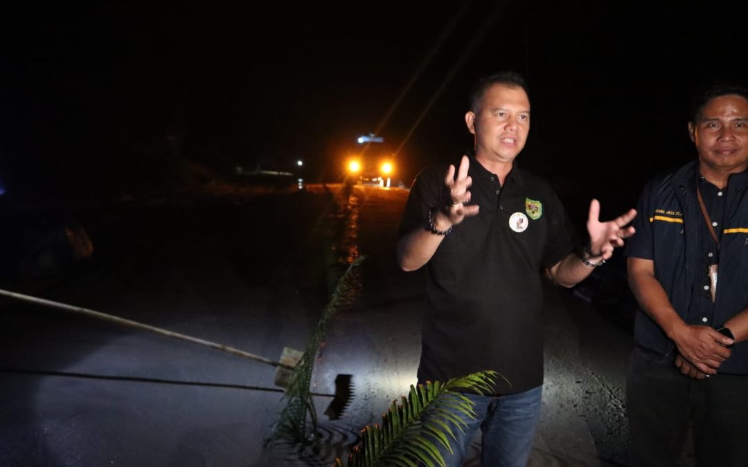 Bupati Gumas Tinjau Peningkatan Ruas Jalan Tumbang Sian – Tumbang Napoi