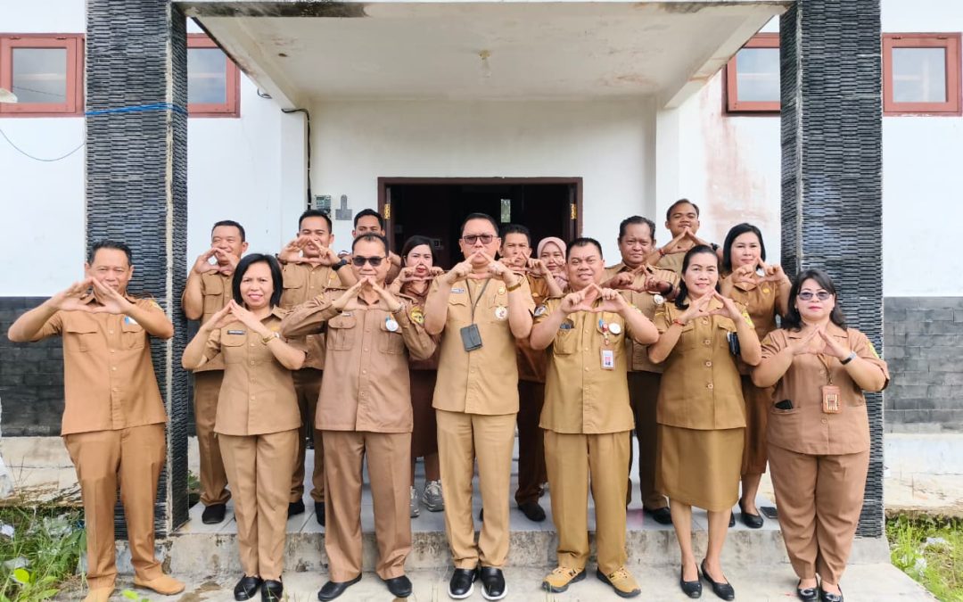 Sekda Gunung Mas Lakukan Pemusnahan Arsip di BKAD Tahun 2025